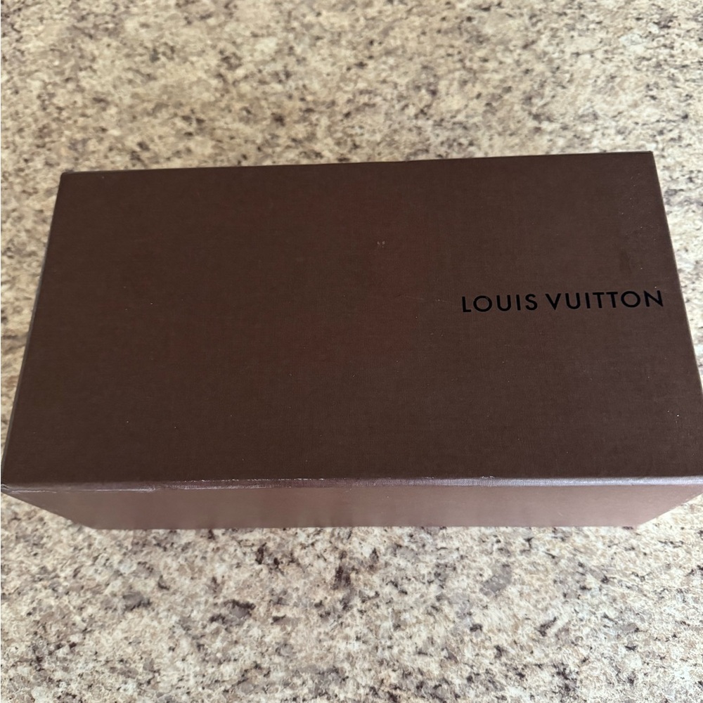 louis vuitton shoe box